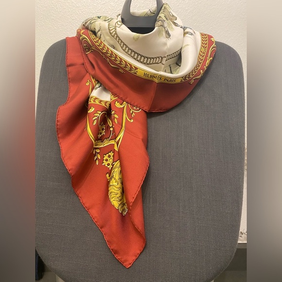 HERMES Scarf "La Promenade De Longchamps"Silk Maroon - Picture 2 of 3